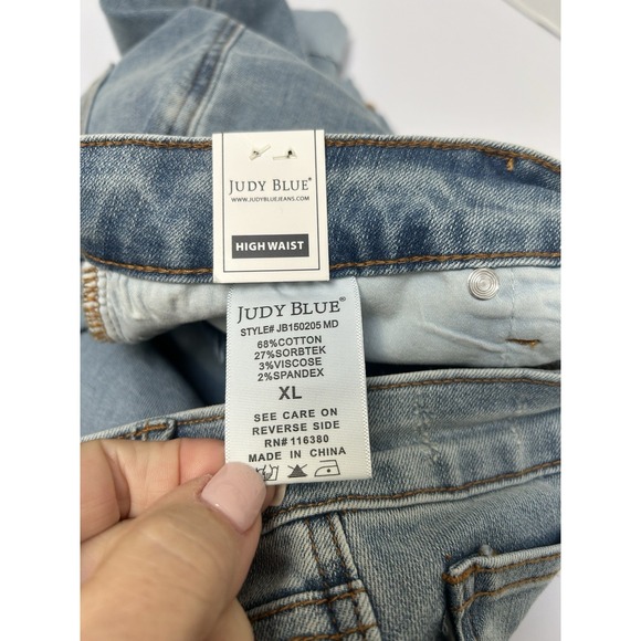Judy Blue NWT Hi-Rise Tummy Control Cool Denim Shorts Cuffed Sz XL Style #150205 - Picture 3 of 5